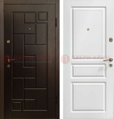 Входная дверь Коричневая металлическая филенчатая с белой МДФ внутри ДМ-241 в Сургуте