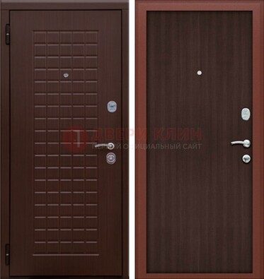 Коричневая металлическая дверь с МДФ ДМ-78 в квартиру в Курске