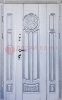 Белая двухстворчатая дверь с массивом дуба ДМД-72 в Курске