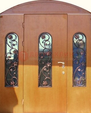 Парадная дверь со стеклянными вставками и ковкой ДПР-28 в общественное здание в Севастополе