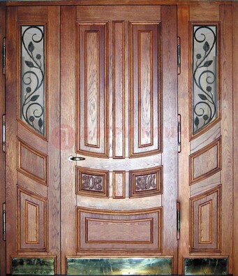 Парадная дверь со стеклом и ковкой ДПР-35 для загородного дома в Курске