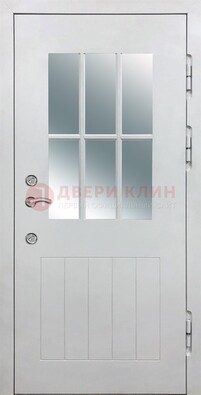 Белая уличная дверь со стеклом ДС-30 в Курске