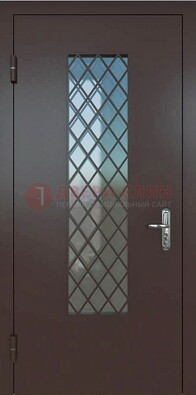 Темная металлическая дверь с решеткой и стеклом ДС-7 в Курске