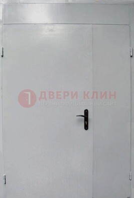 Белая металлическая тамбурная дверь ДТМ-5 в Курске